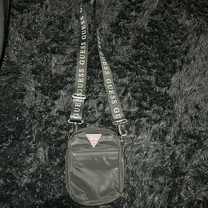 guess black crossbody purse
